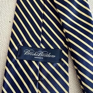 Brooks Brothers tie
